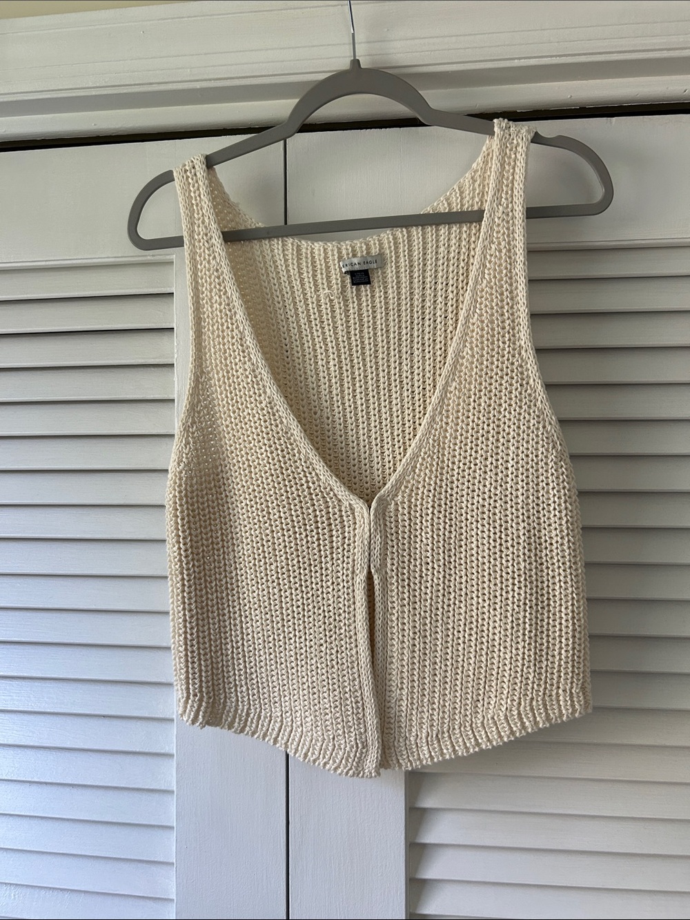 American Eagle Outfitters Cream Knit V-Neck Tank